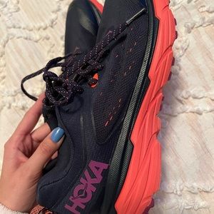 women’s size 7.5 hoka